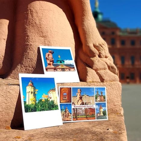 Verschiedene Postkarten. In der Touristinformation am Schloss erhältlich