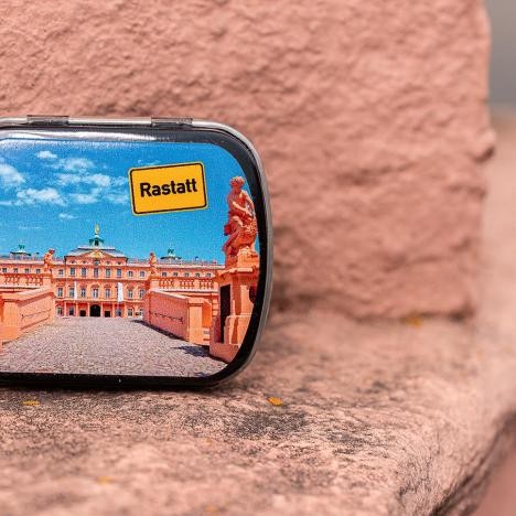 Peppermint tin with castle motif. Available at the tourist information office at the castle