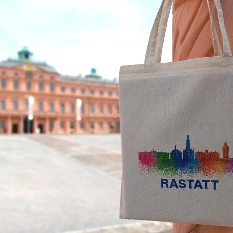 Sac en coton naturel avec skyline de la ville de Rastatt. Disponible à l'office de tourisme du château