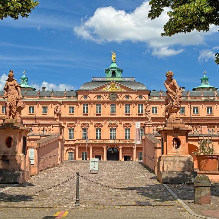 Residenzschloss Rastatt. Foto: Stadt Rastatt/Isabelle Joyon Schloss Rastatt Eingang Ehrenhof